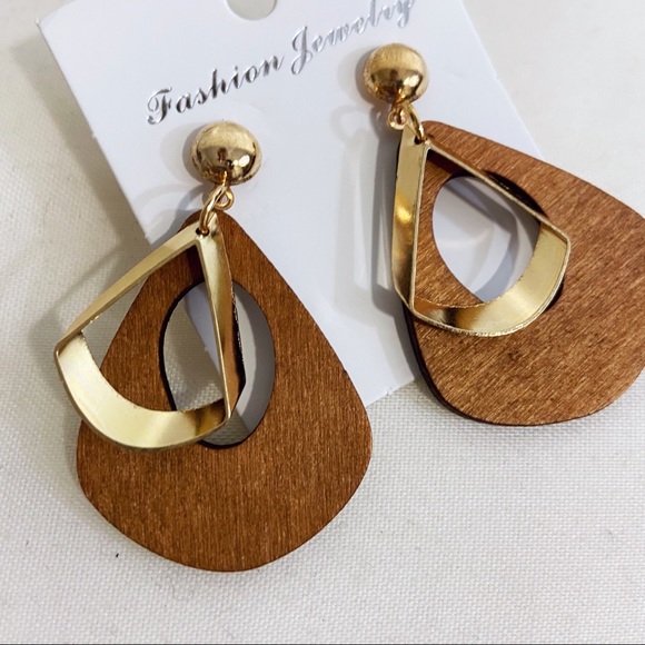 🎀 NEW • Brown & Golden Wood Boho Dangle Earrings - Picture 2 of 5